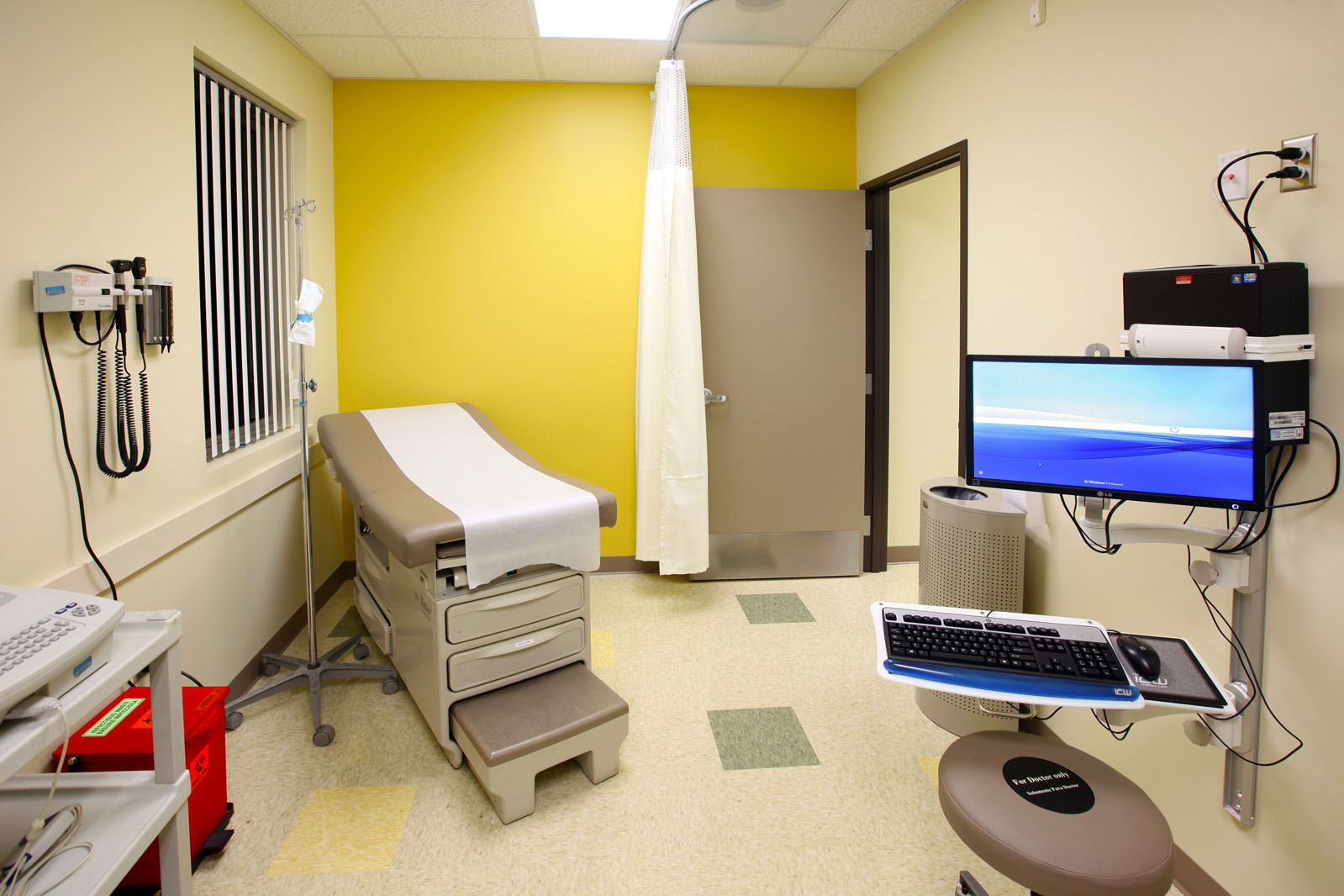 Family Health Centers Diamond exam room