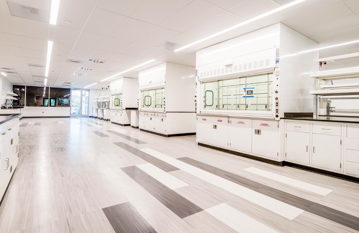 la jolla pharmaceutical company lab space