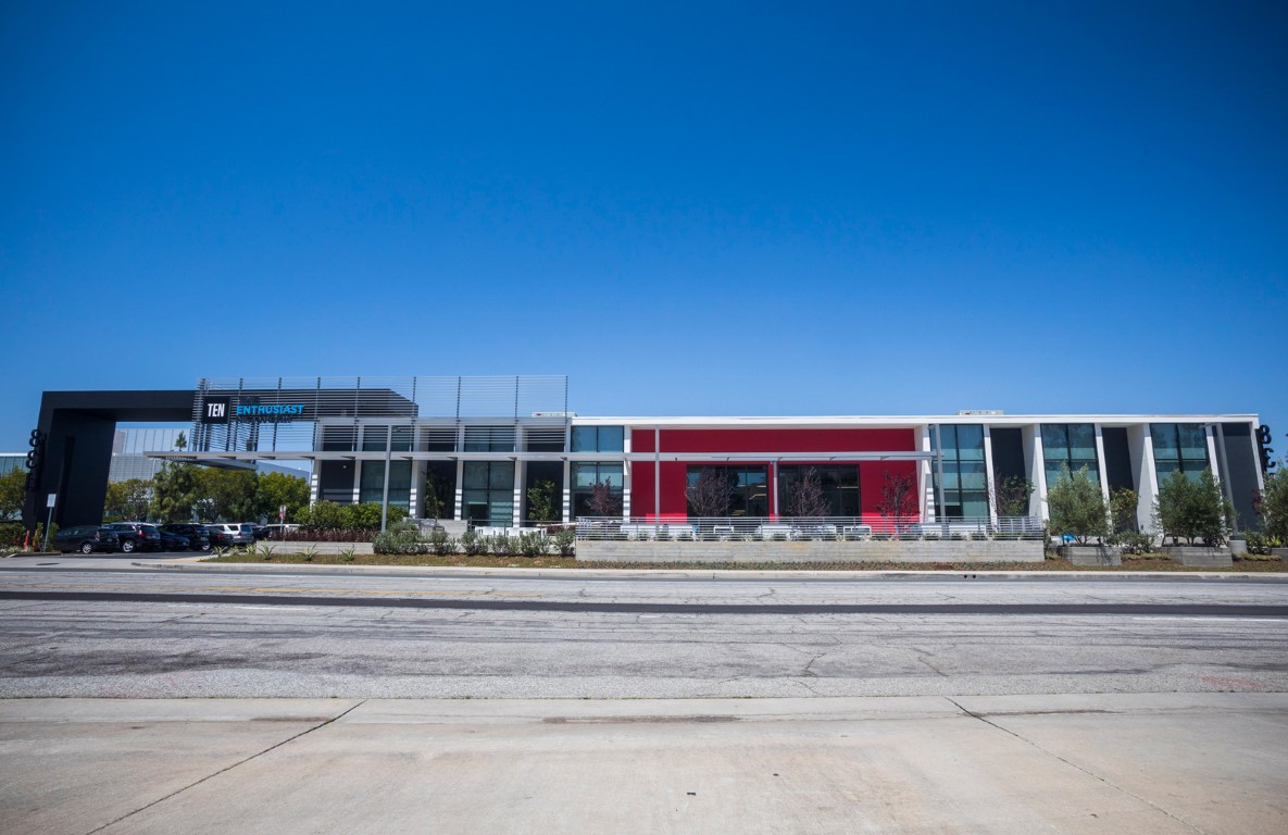 ten el segundo front of building from street