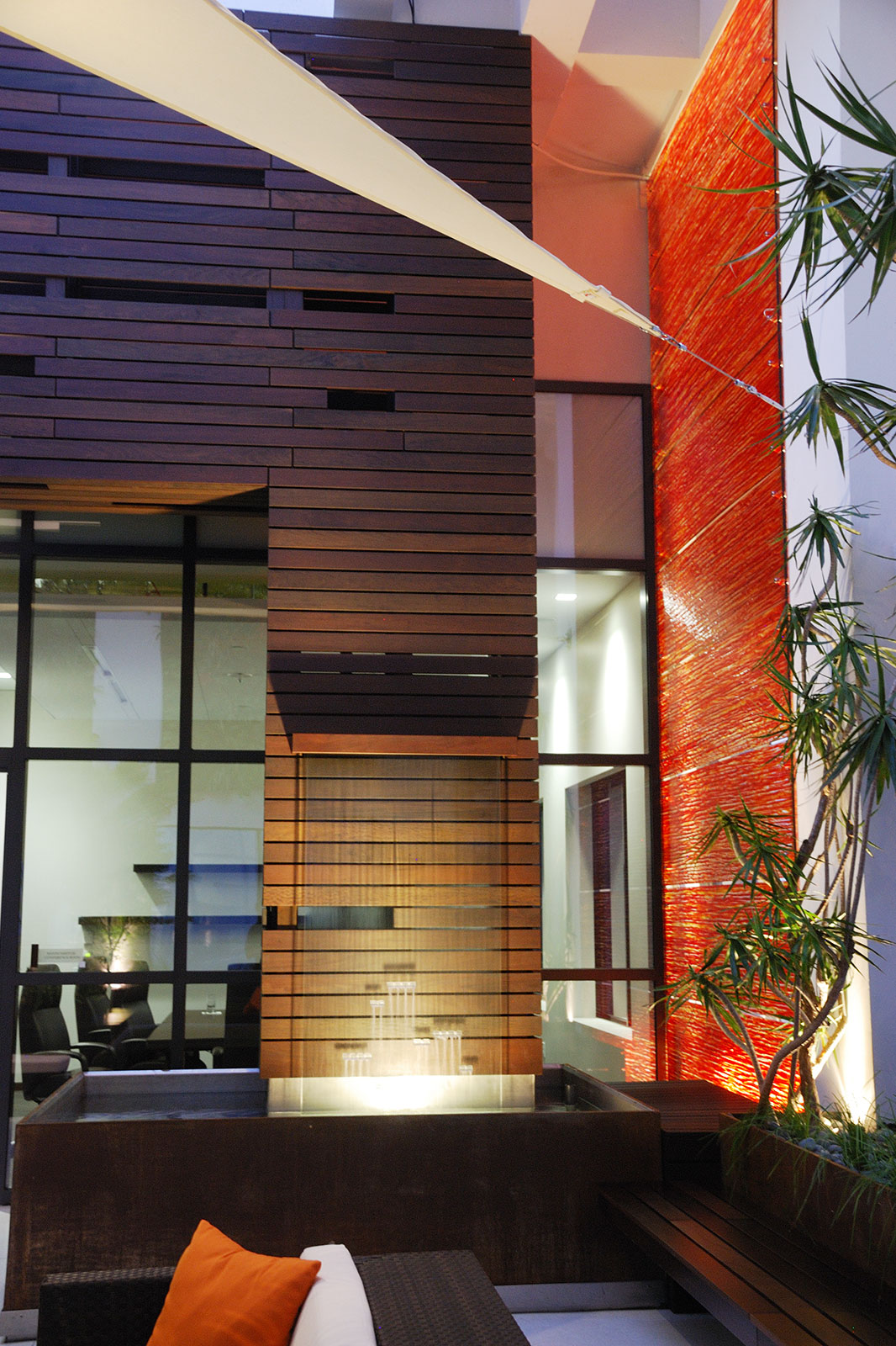 Procopio lounge fountain1