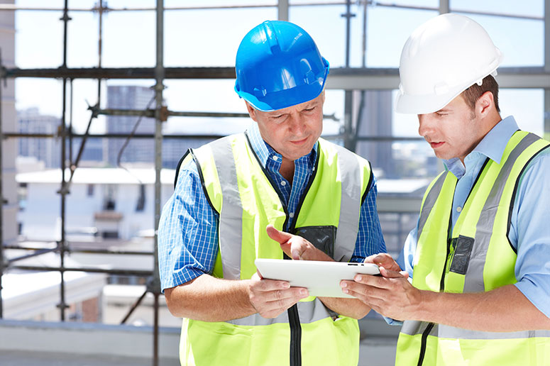 construction workers tablet featured
