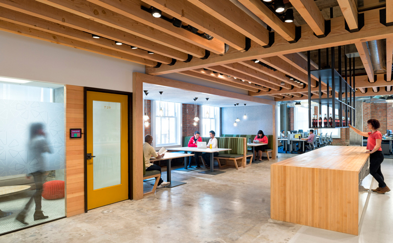 yelp-san-francisco-headquarters-wood-planked-ceilings