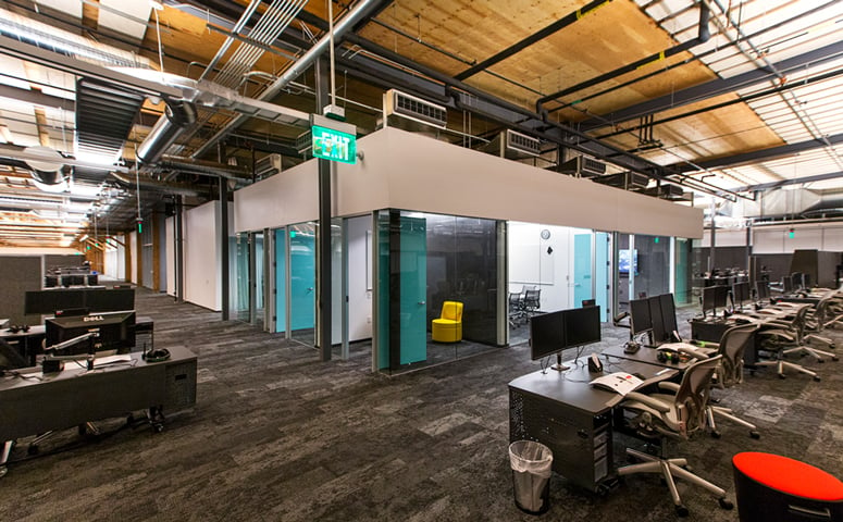riot-games-west-los-angeles-headquarters-work-station-spaces-we-love-conference-room